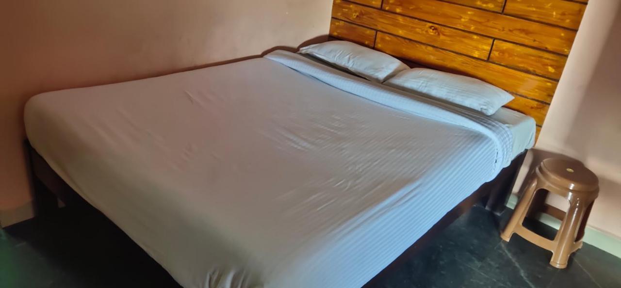 J J Residency Hotel Pondicherry Esterno foto