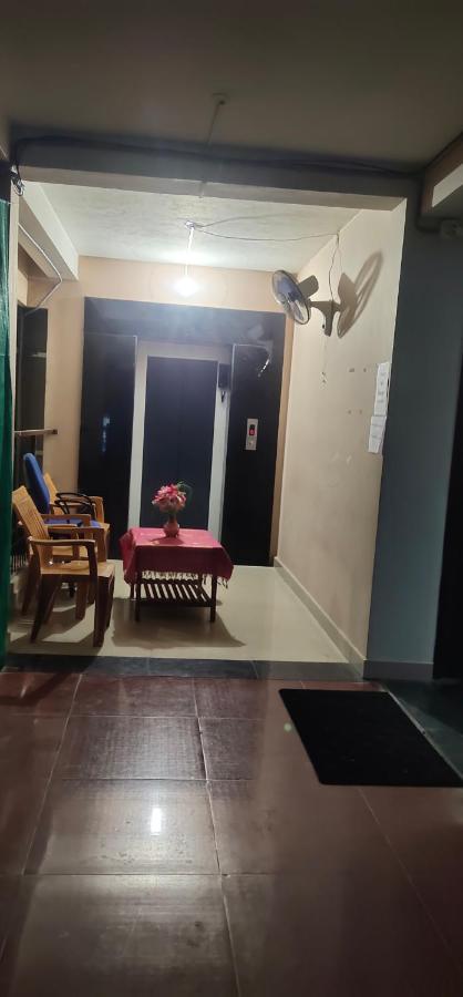 J J Residency Hotel Pondicherry Esterno foto